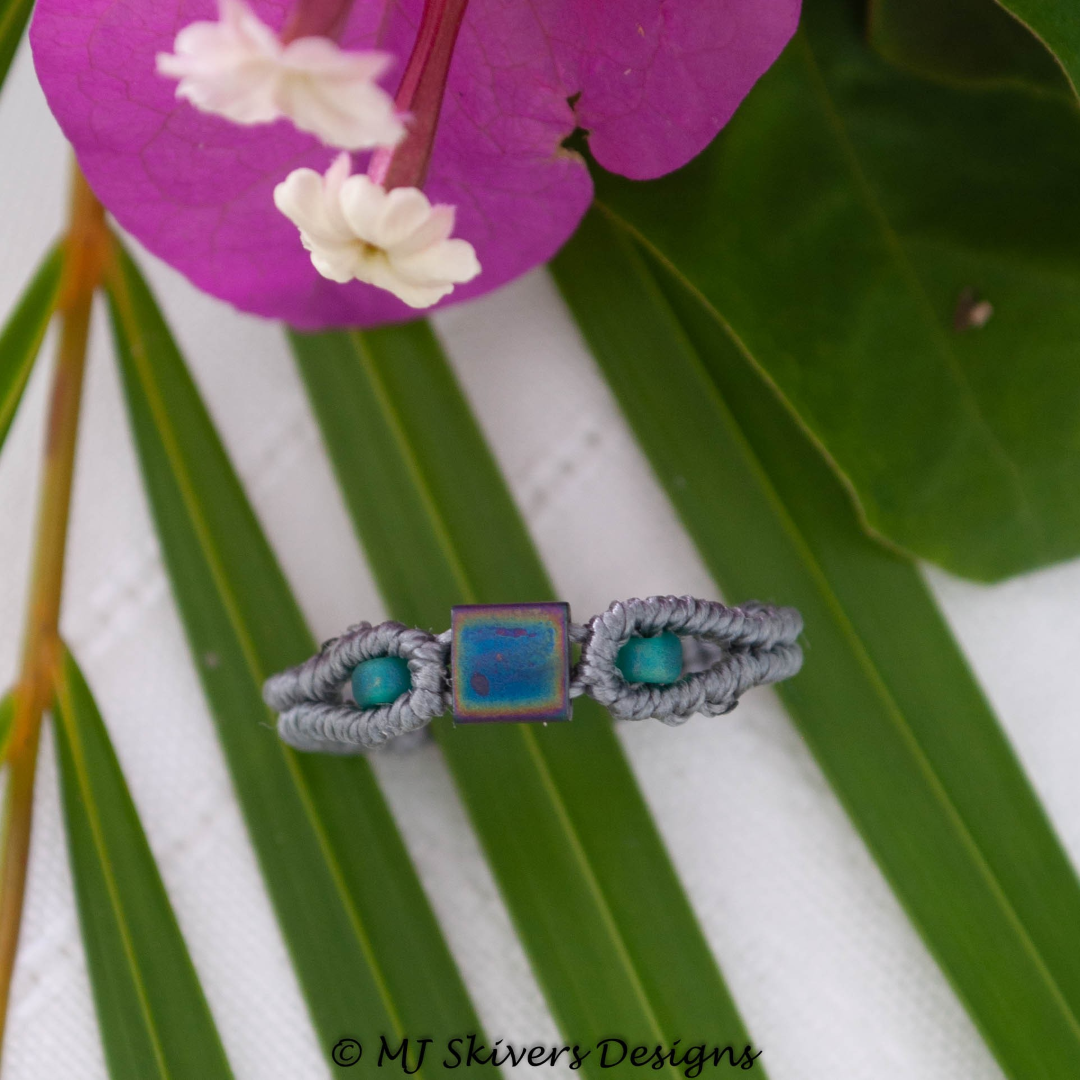 Minimalistic Macrame Ring - Gray/Teal