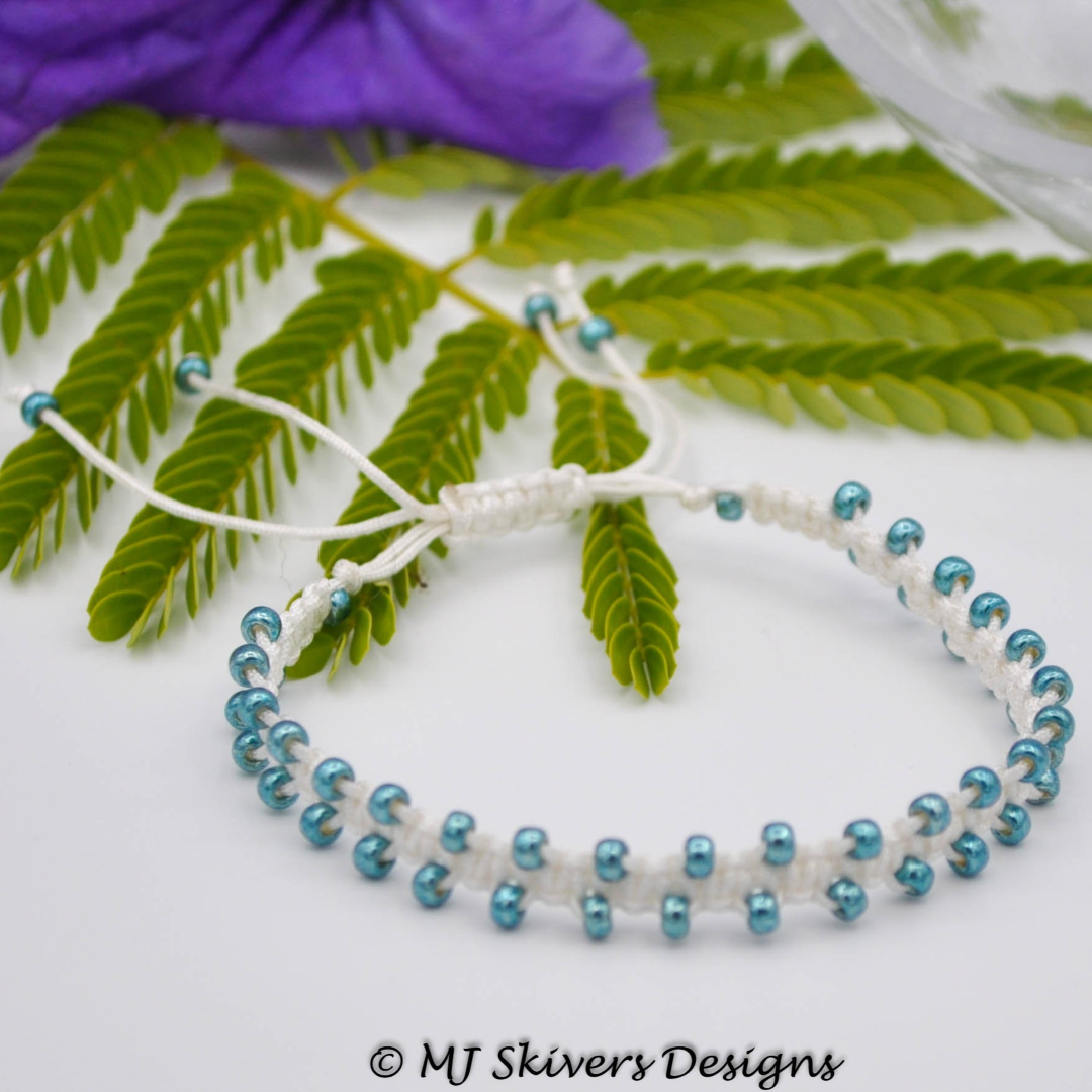 Macrame Bollywood Friendship Bracelet - White/Seafoam