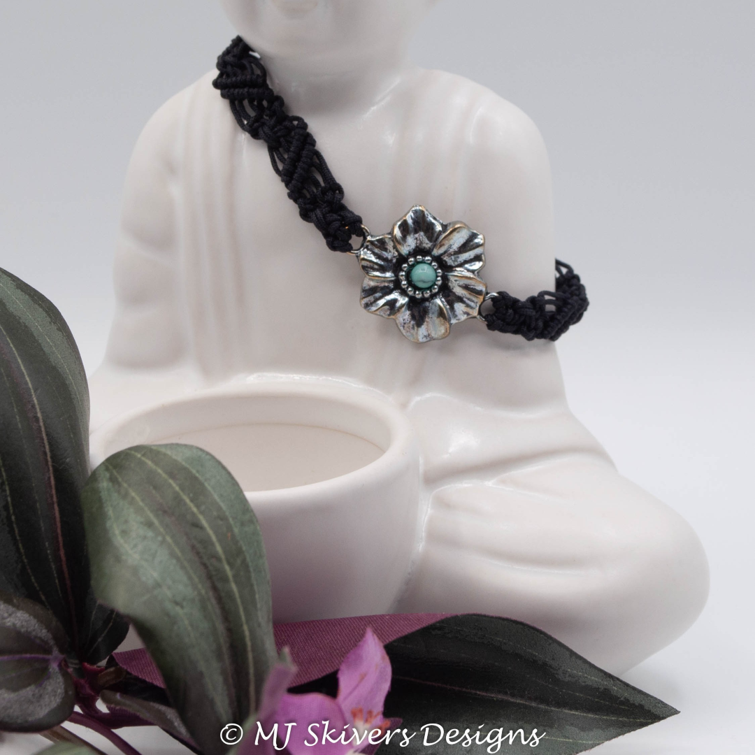 Macrame Flower Connector Bracelet - Black