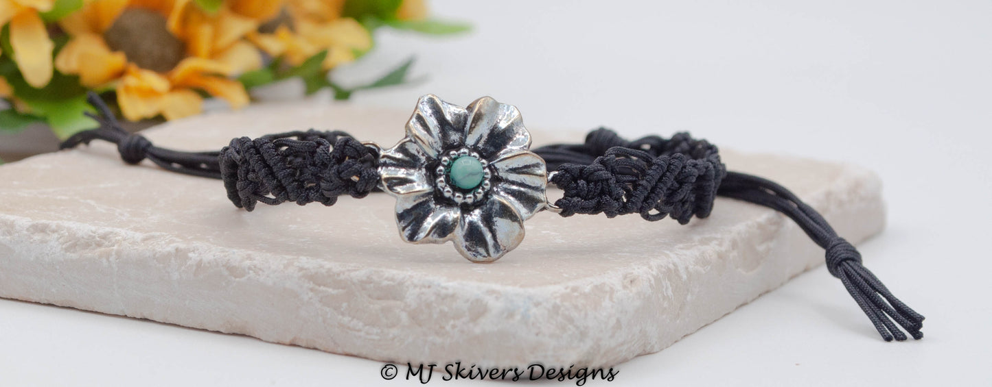 Macrame Flower Connector Bracelet - Black