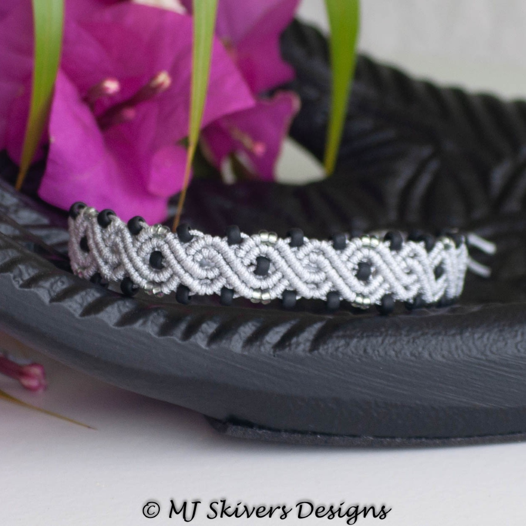 Macrame Bracelet - Beaded Double Ribbon