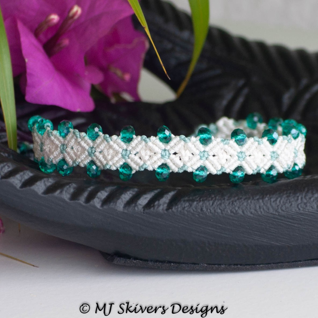 Macrame Rhombus Crystal Bracelet - White and Teal