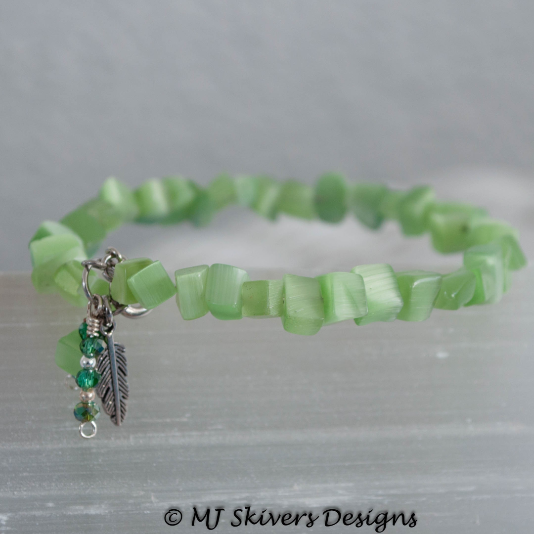 Cats Eye Chunk Memory Wire Bracelet - Green & Silver