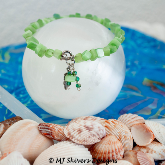 Cats Eye Chunk Memory Wire Bracelet - Green & Silver