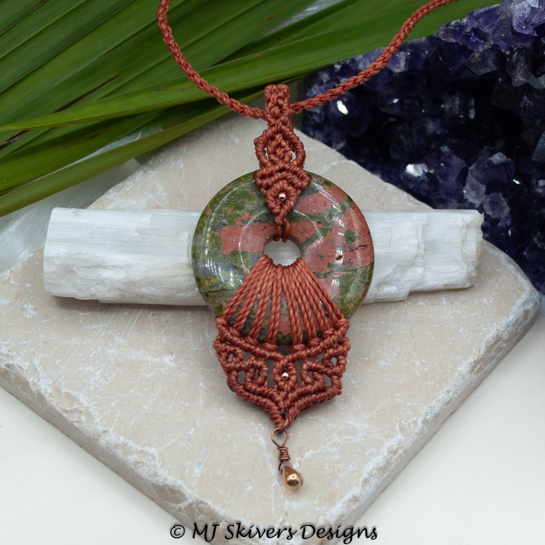 Macrame Donut Necklace - Unakite