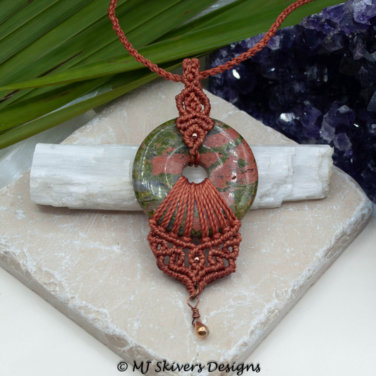 Macrame Donut Necklace - Unakite