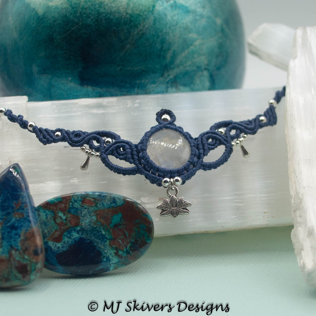 Macrame Boho Necklace - Moonstone