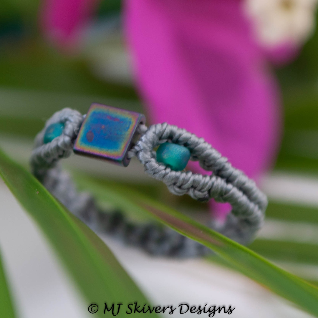 Minimalistic Macrame Ring - Gray/Teal