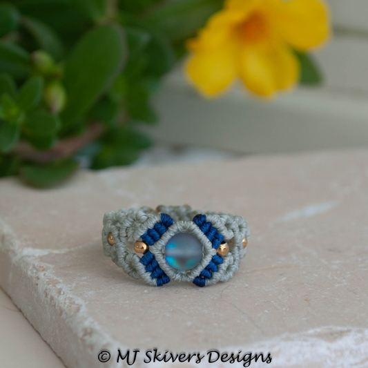 Cigar Band Macrame Ring - Light Gray/Gray Mermaid Glass